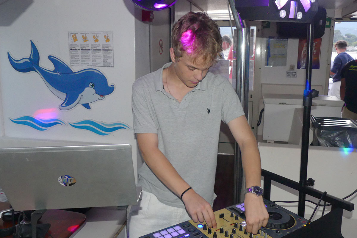 DJ Set al tramonto
